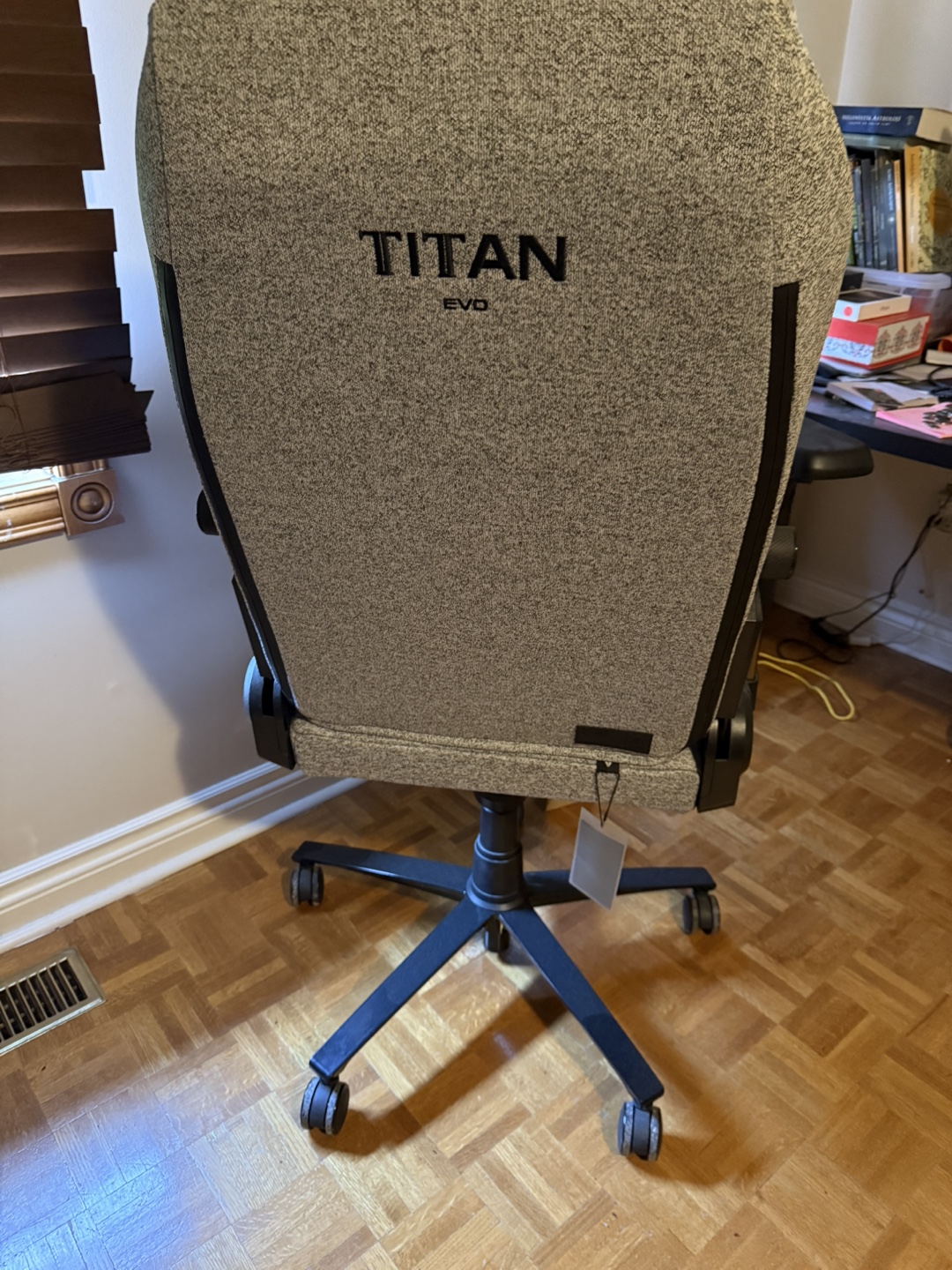 Secretlab Titan Evo 2022 (Grey) – Excellent Condition - photo 2