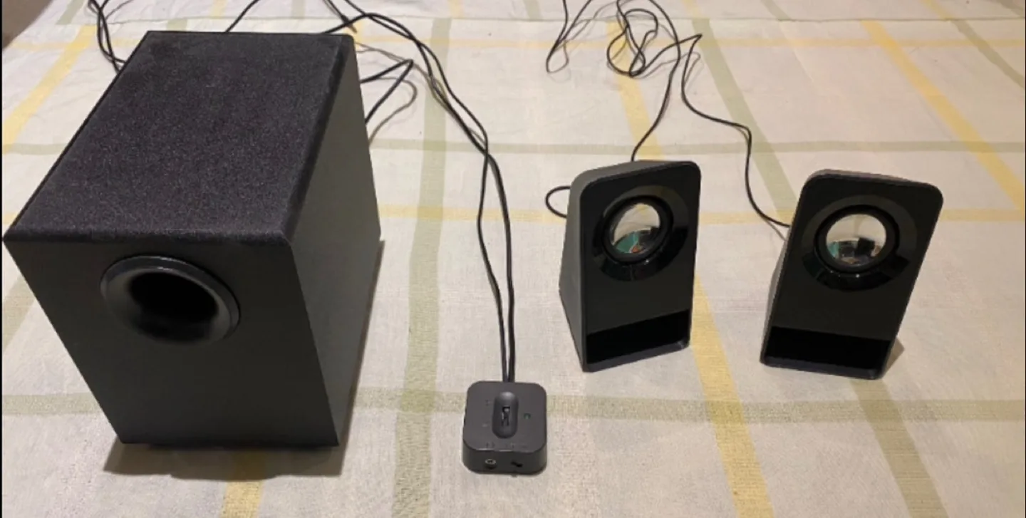 Logitech Z213 Multimedia 2.1 Speaker Set thumbnail