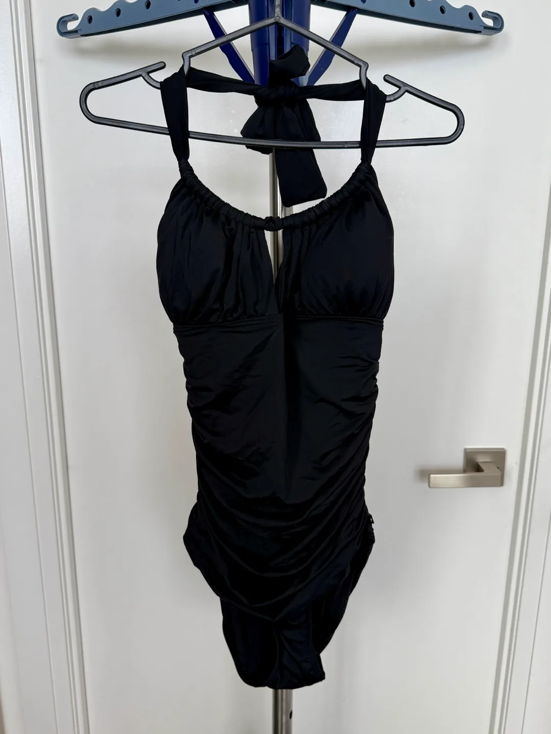 2 La Vie en Rose One-Piece Swimsuits image indicator(5)