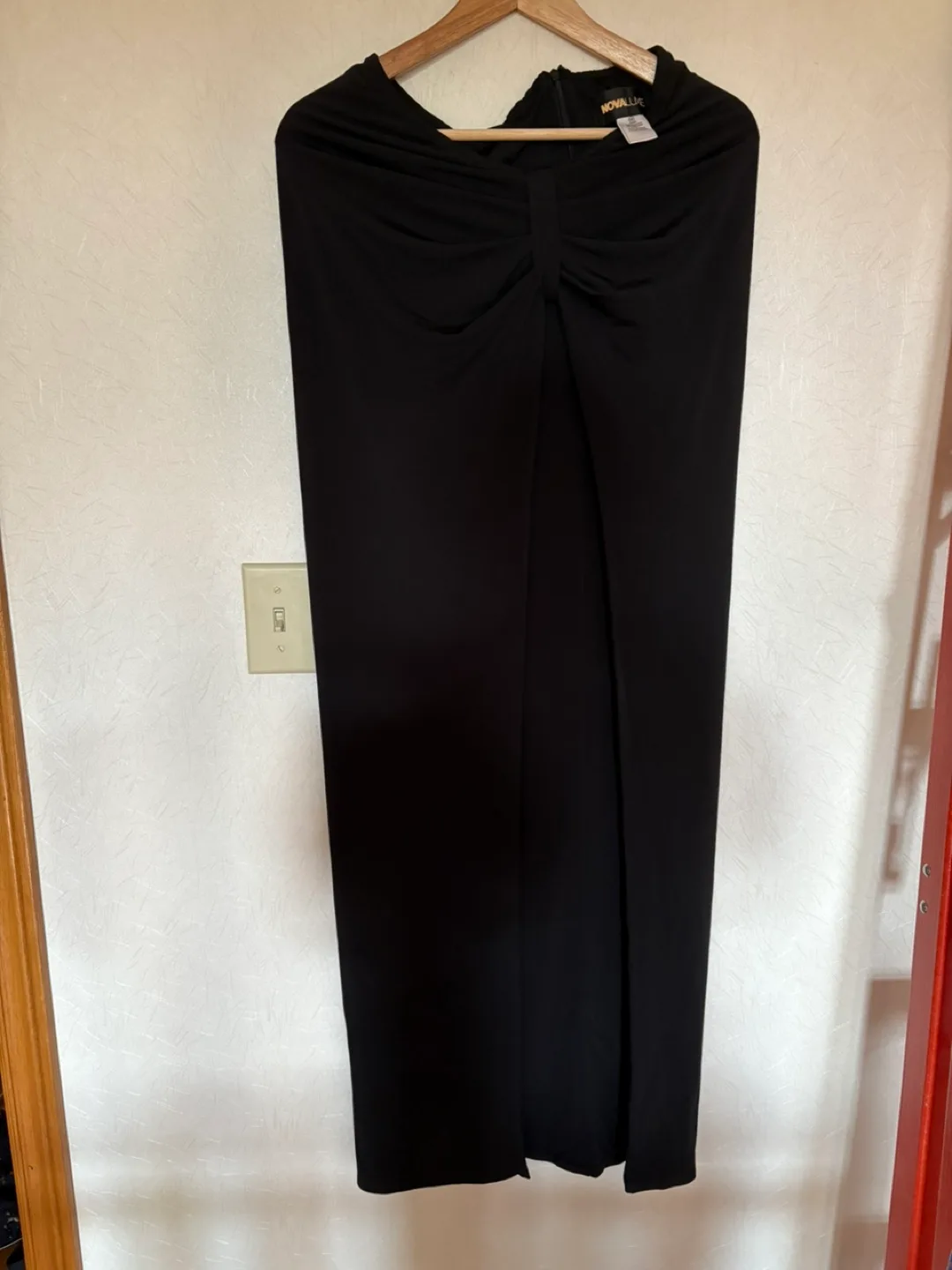 Nova Luxe Black maxi skirt - Size M thumbnail