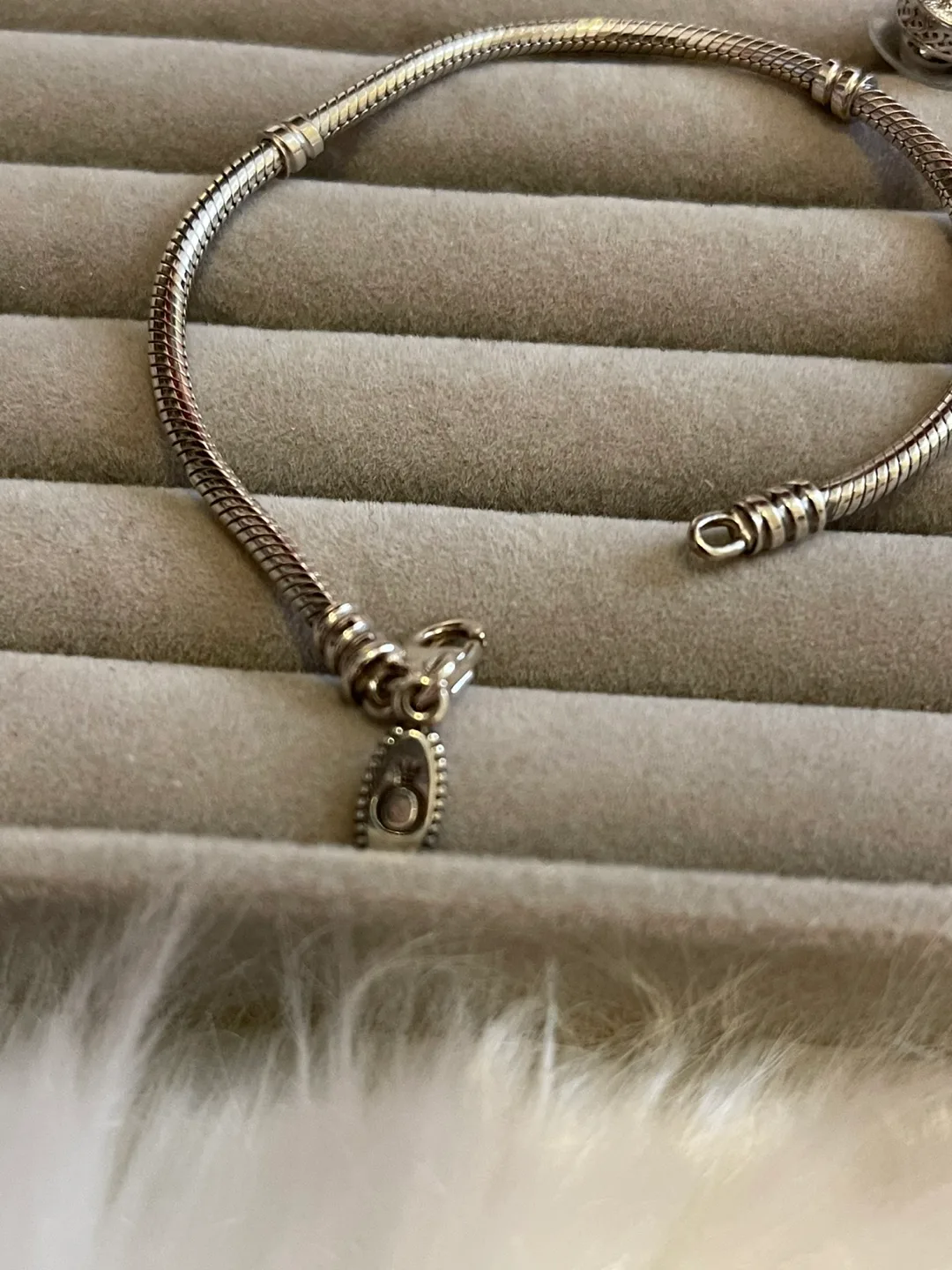 Pandora lobsters clasp bracelet size 7.9” image indicator(4)