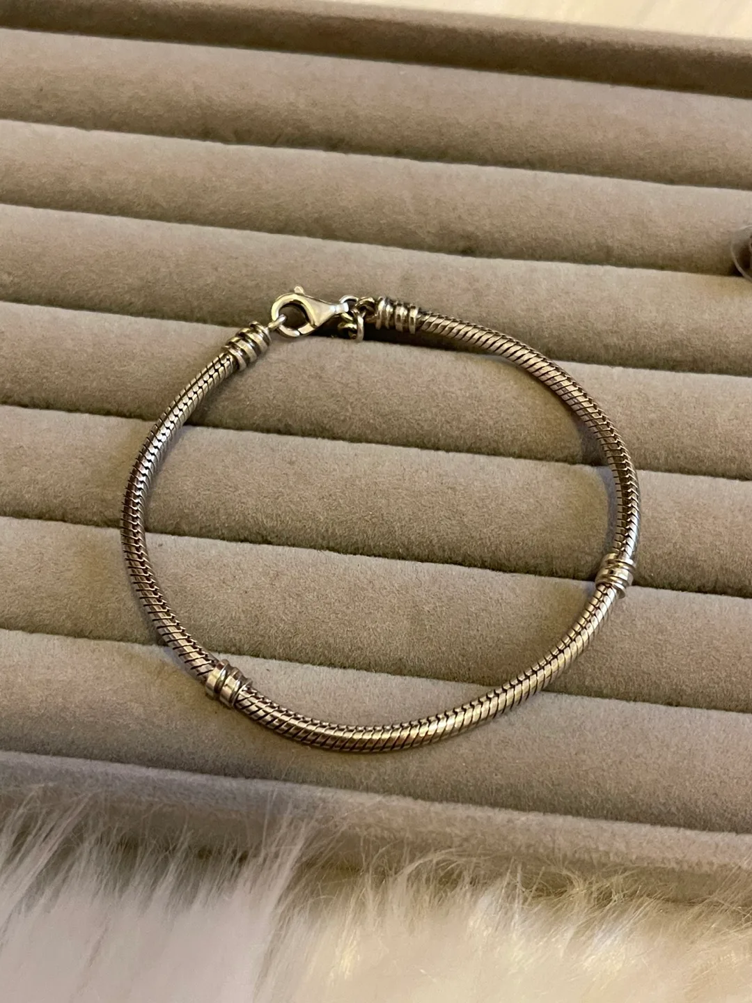 Pandora lobsters clasp bracelet size 7.9” image indicator(3)