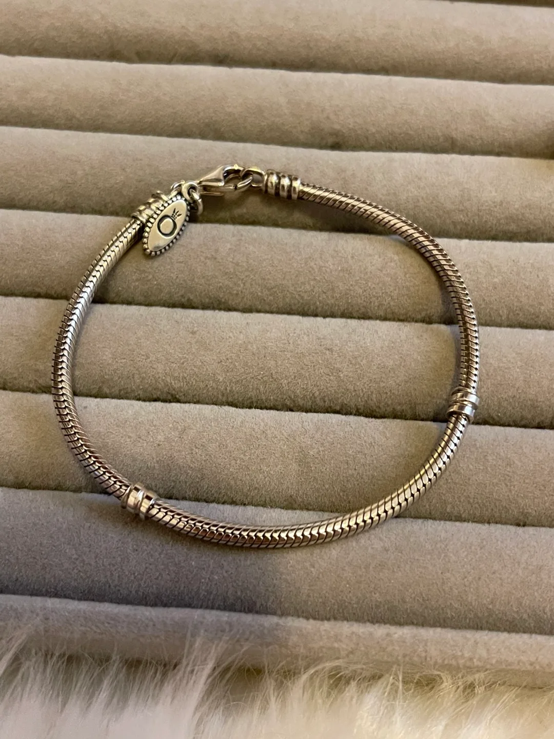 Pandora lobsters clasp bracelet size 7.9” image indicator(2)