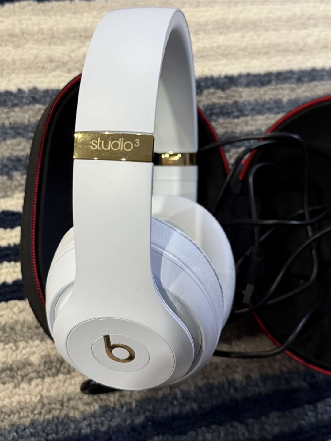 Beats Studio3 Wireless Headphones - White