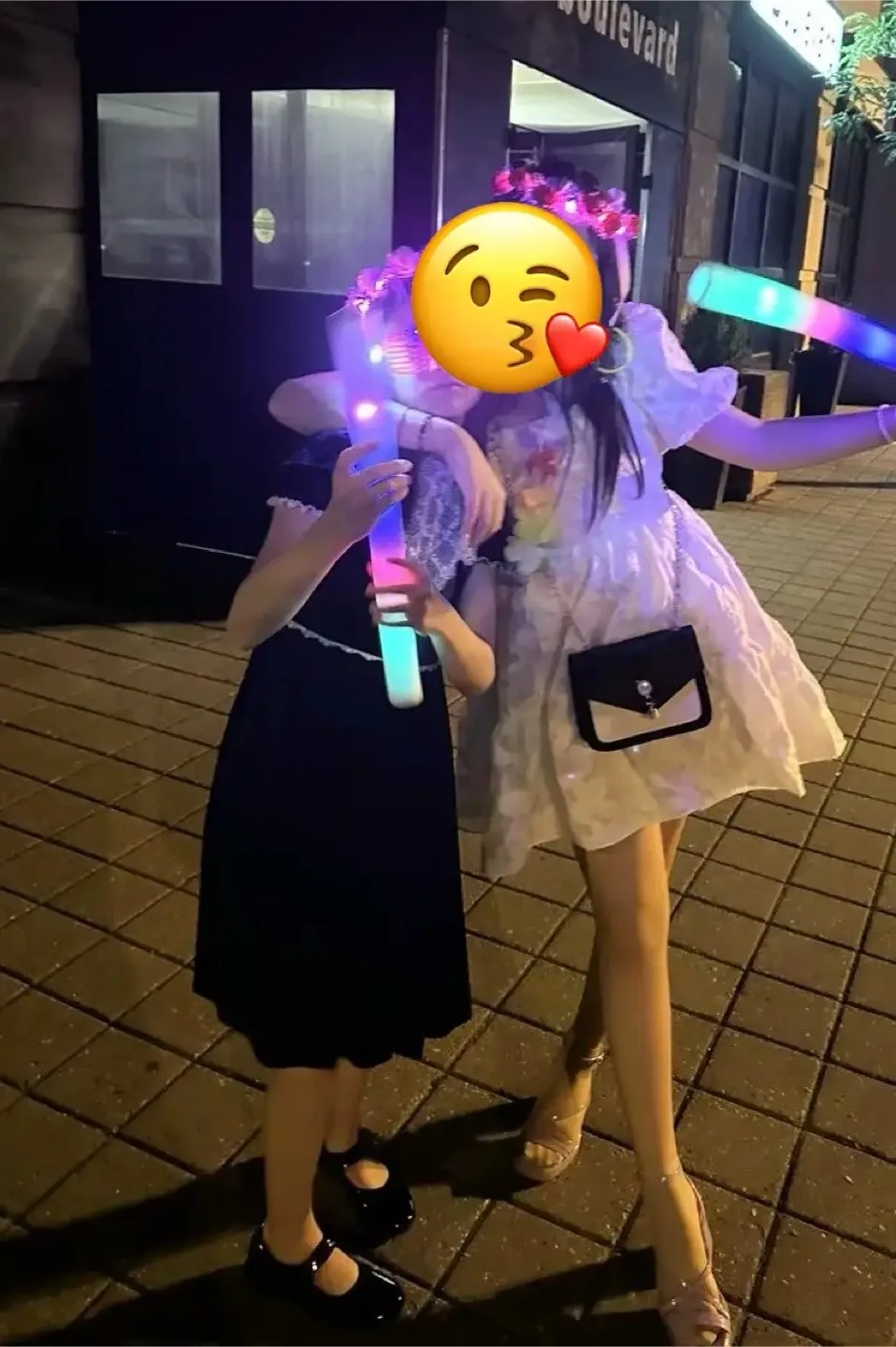 Honey Size M girl dress 60% off image indicator(5)