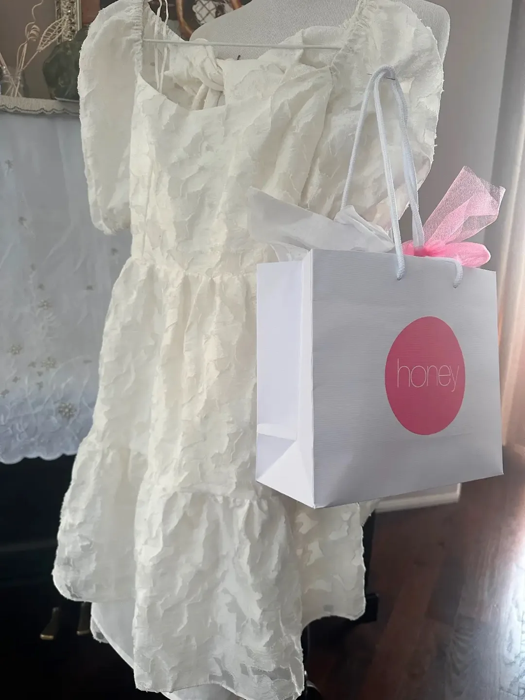 Honey Size M girl dress 60% off image indicator(3)