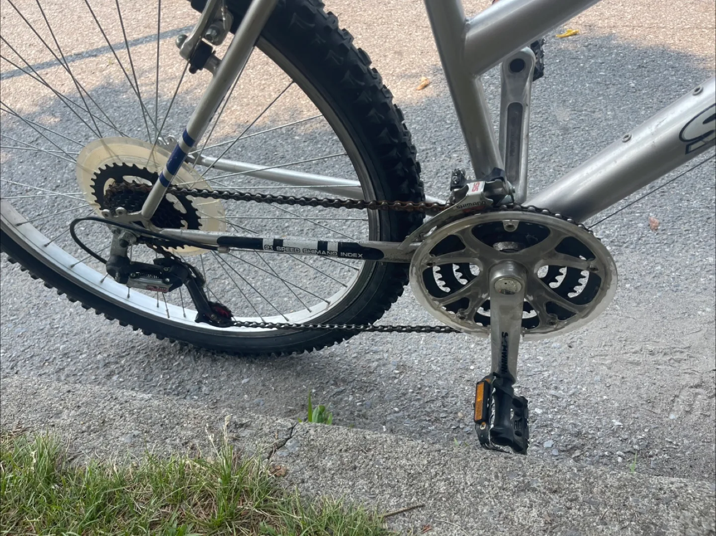 Schwinn 210-FS Silver Mountain Bike image indicator(2)