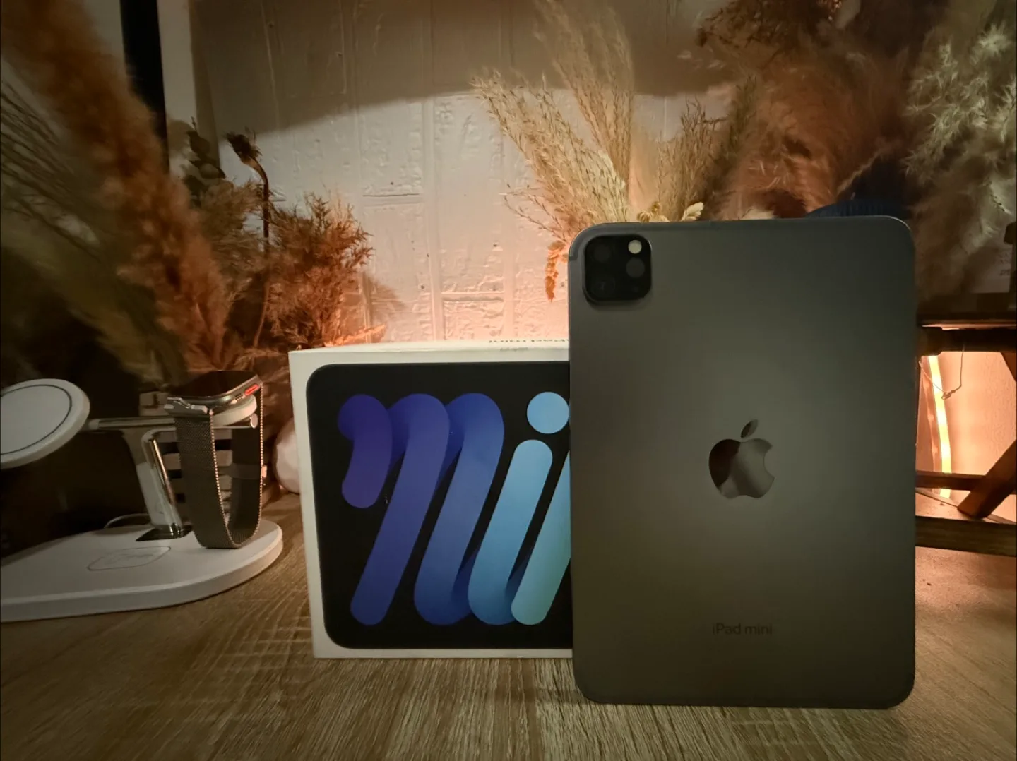 Trade iPad Mini 7th Cellular Pro Graphite  with Magic Keyboard image indicator(7)