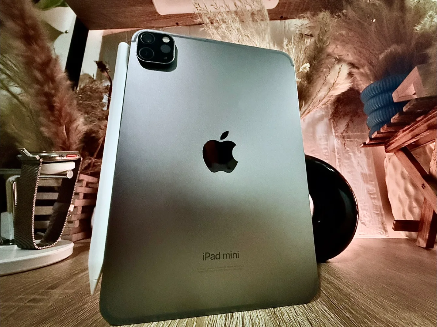 Trade iPad Mini 7th Cellular Pro Graphite  with Magic Keyboard image indicator(6)