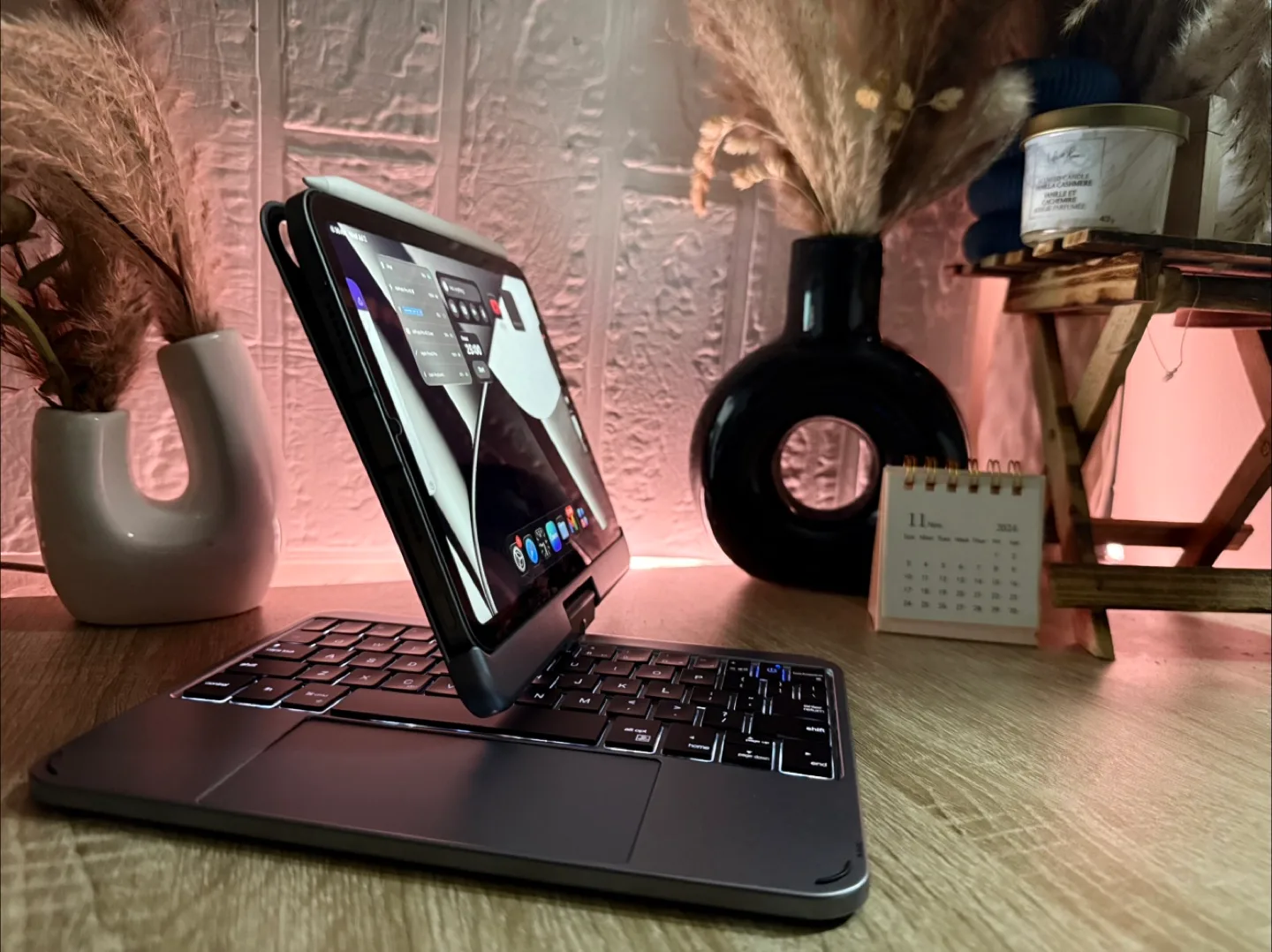 Trade iPad Mini 7th Cellular Pro Graphite  with Magic Keyboard image indicator(4)