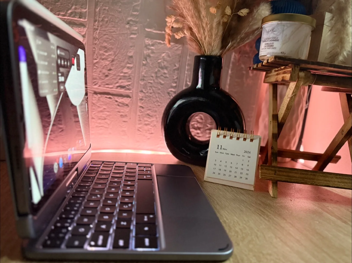 Trade iPad Mini 7th Cellular Pro Graphite  with Magic Keyboard image indicator(5)