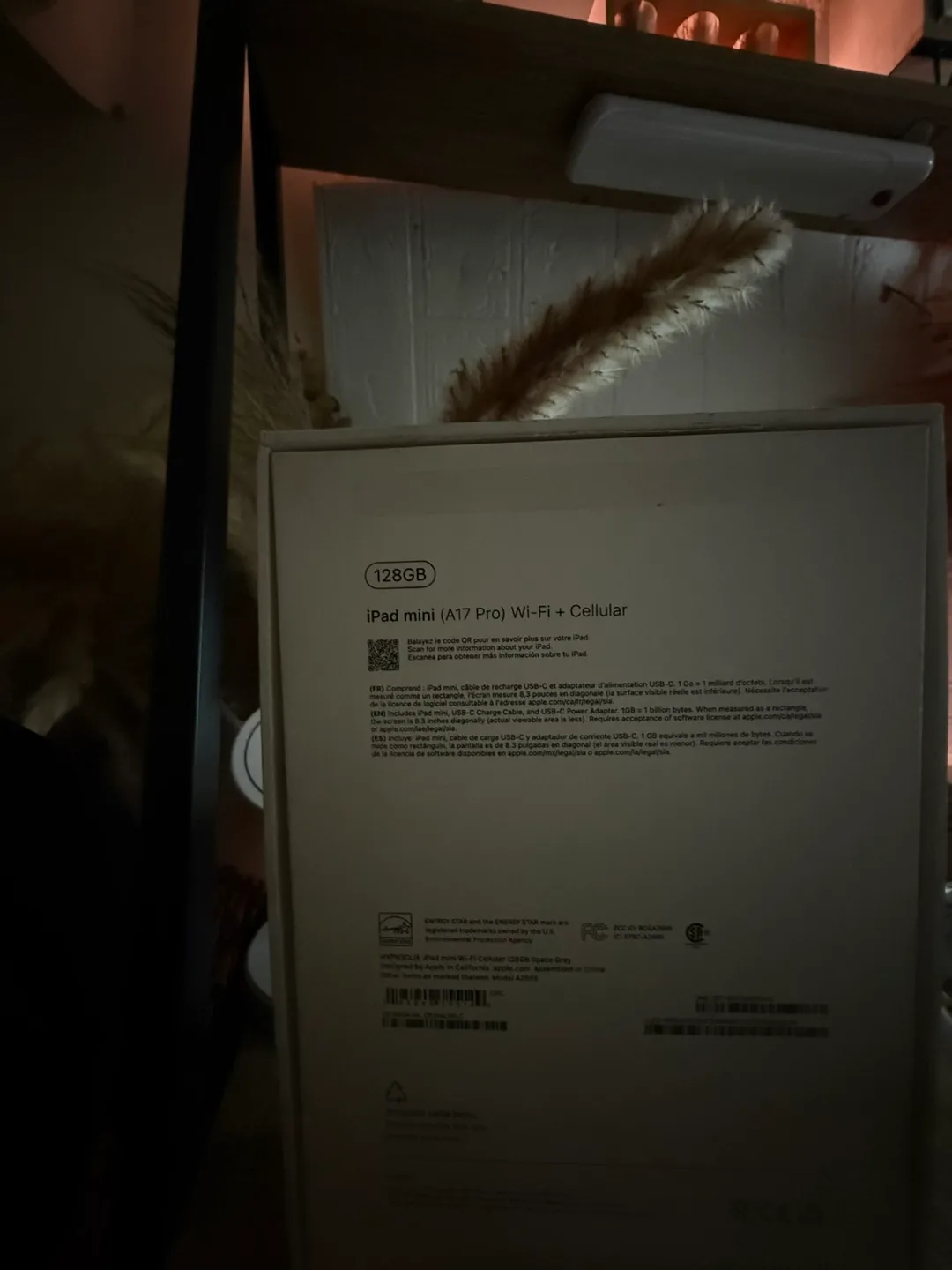 Trade iPad Mini 7th Cellular Pro Graphite  with Magic Keyboard image indicator(9)