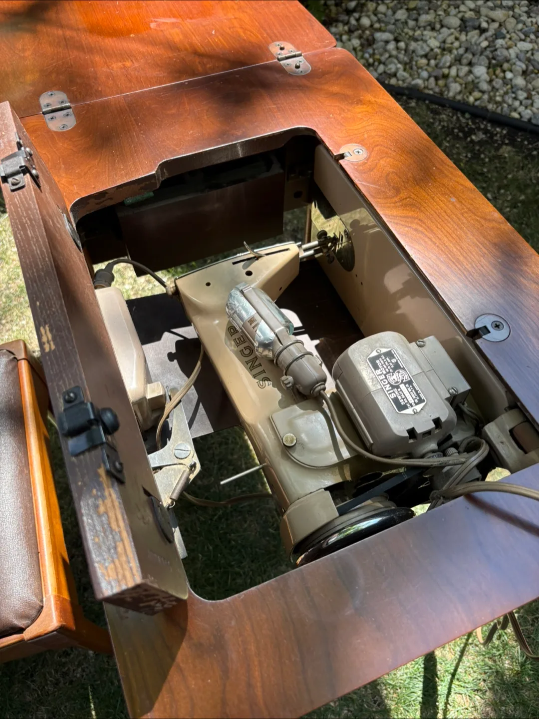 Vintage Singer Sewing Machine with bench image indicator(4)