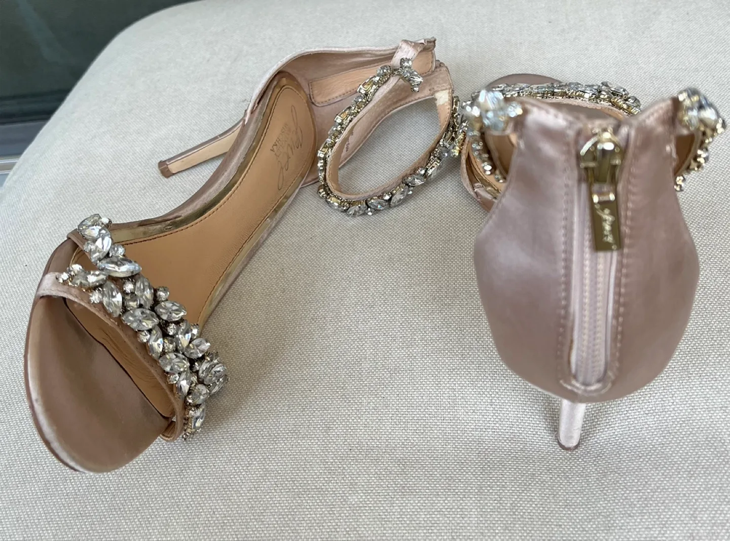 Jewel Badgley Mischka Heels Size 7.5 image indicator(2)