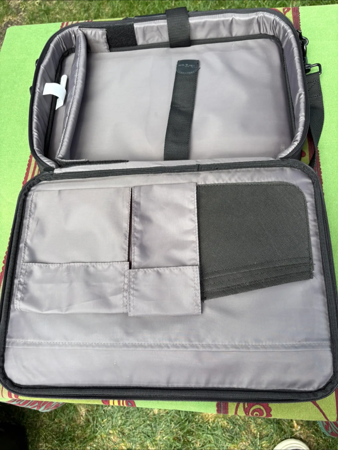 Targus Black Laptop Bag image indicator(2)
