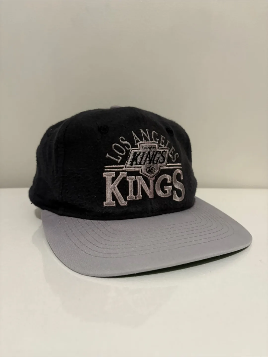 Vintage Los Angeles Kings snapback 90s nhl raiders starter thumbnail