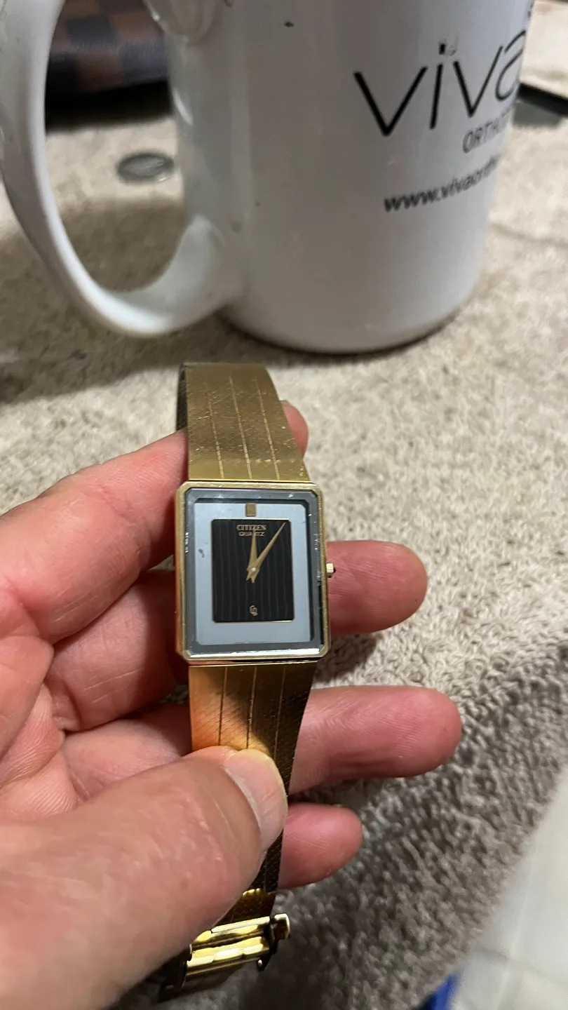 Citizen Quartz Gold Watch thumbnail