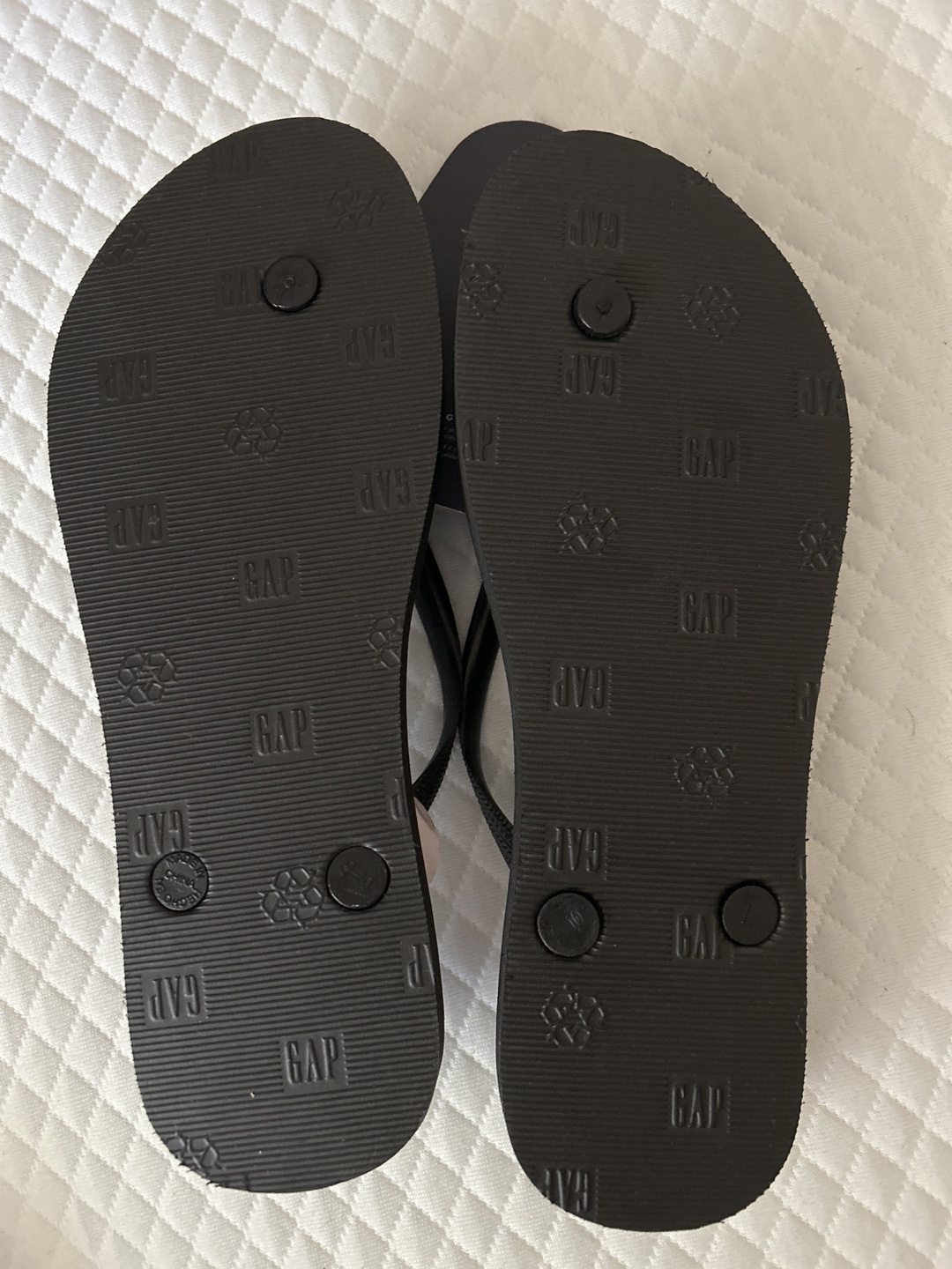 Gap Striped Flip Flops - Size 9 - photo 2