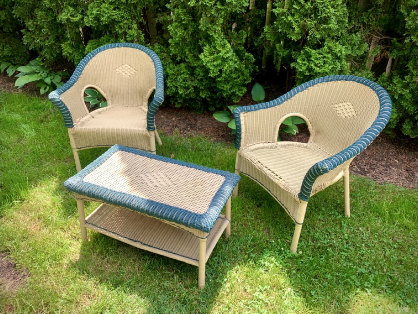 Wicker Patio Set - 2 Chairs & Table - photo 4