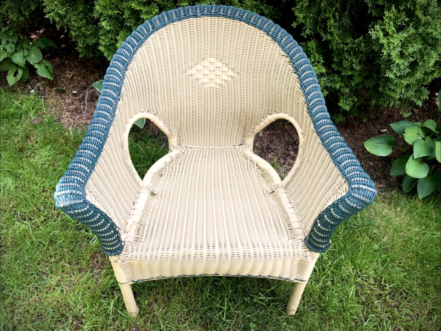 Wicker Patio Set - 2 Chairs & Table - photo 2