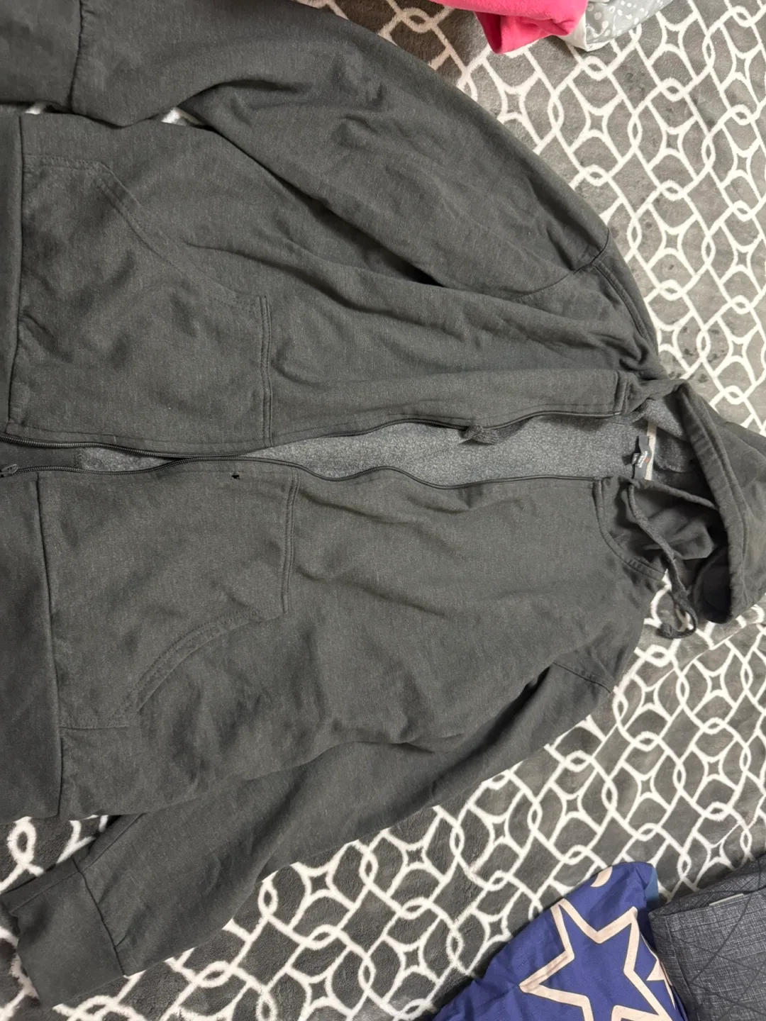 HJ2. 2 hooded jacket image indicator(3)