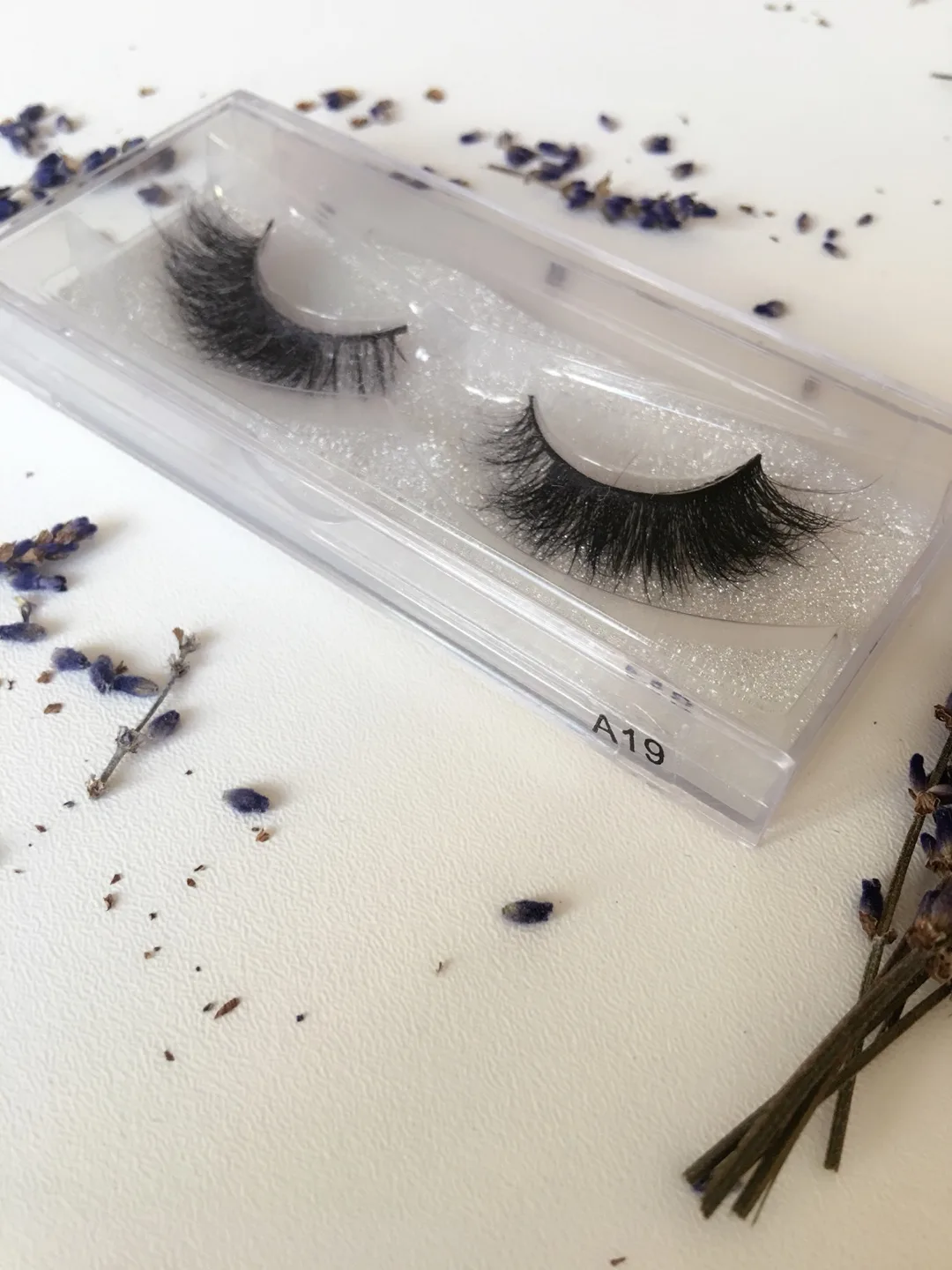 False Eyelashes image indicator(3)