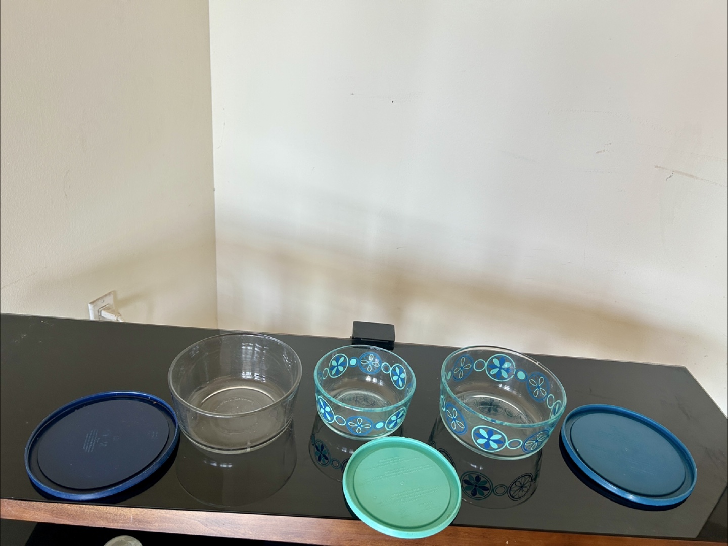 Vintage Pyrex Bowls with Lids