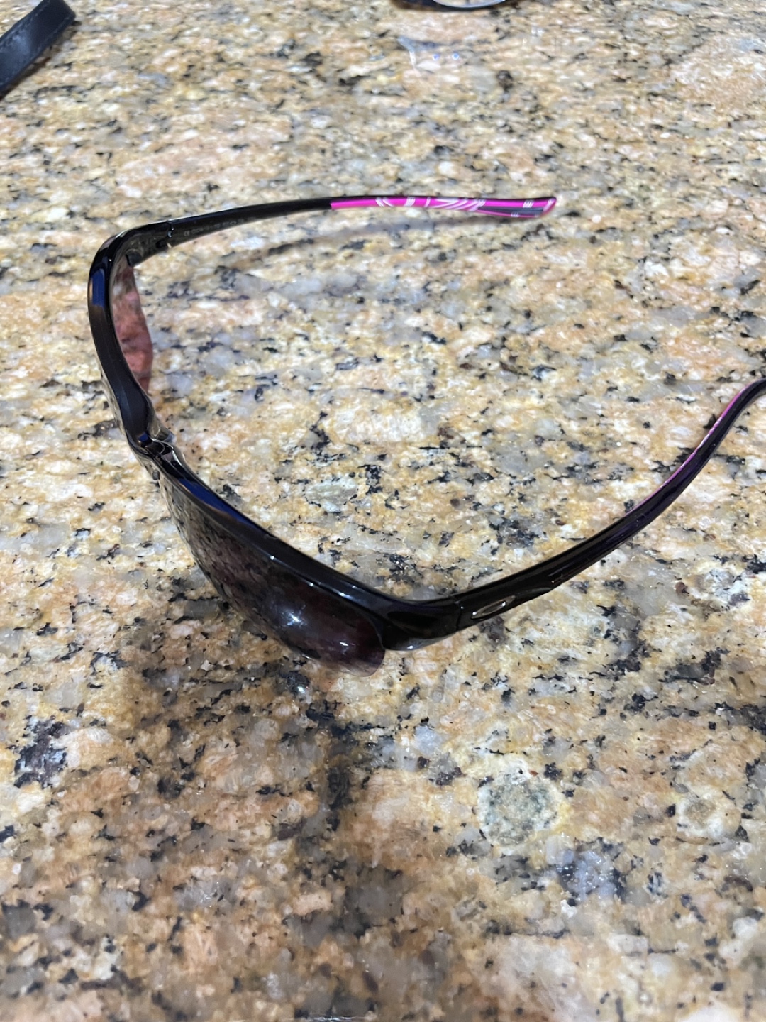Oakley Sunglasses with Case - photo 2