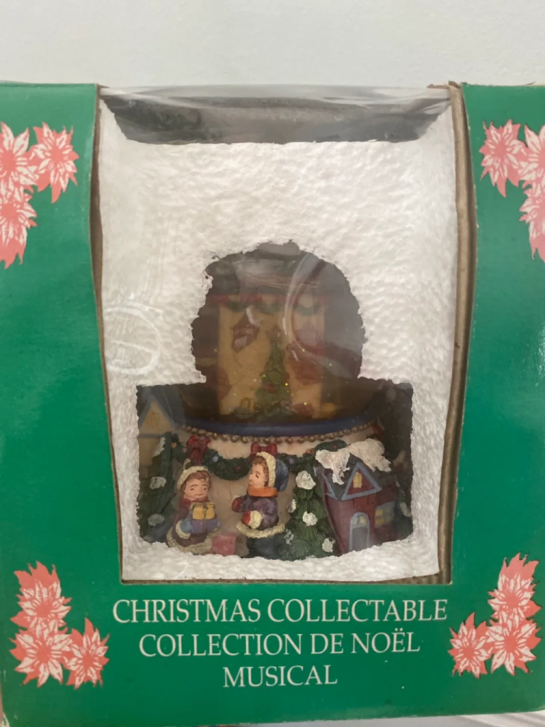 🇨🇦 Danson Decor Christmas Collectable Musical Snow Globe image indicator(4)