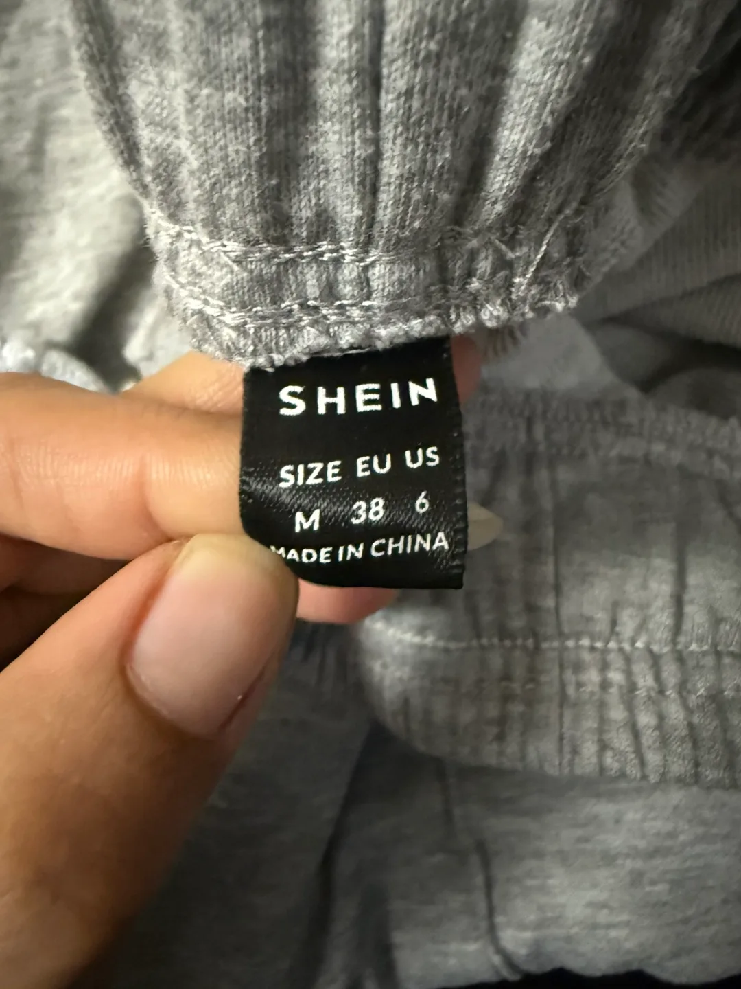 L5. Branded sweatpants bundle image indicator(6)