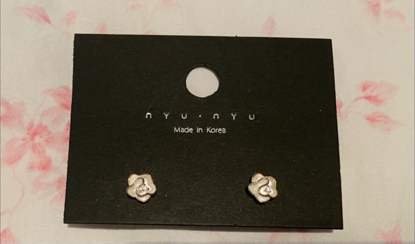 Flower Earrings thumbnail