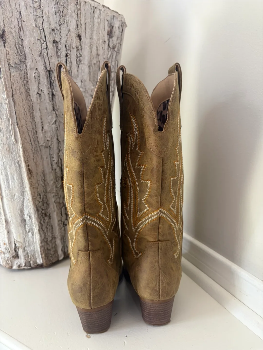 Brown Embroidered Mid Calf Cowboy Boots Women's Size 8 image indicator(9)