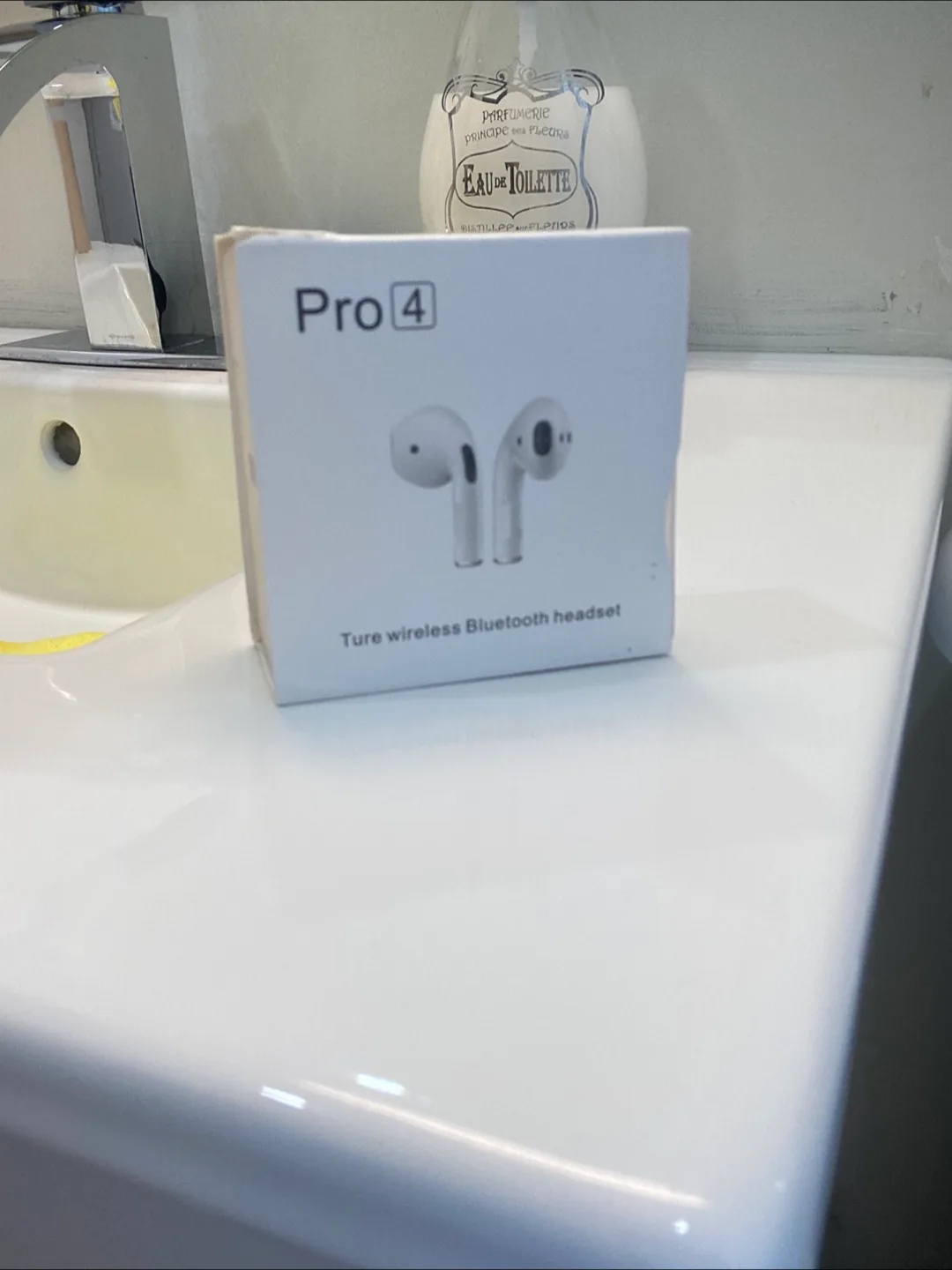 Pro 4 Wireless Bluetooth Earphones - New 🇨🇦 image indicator(3)
