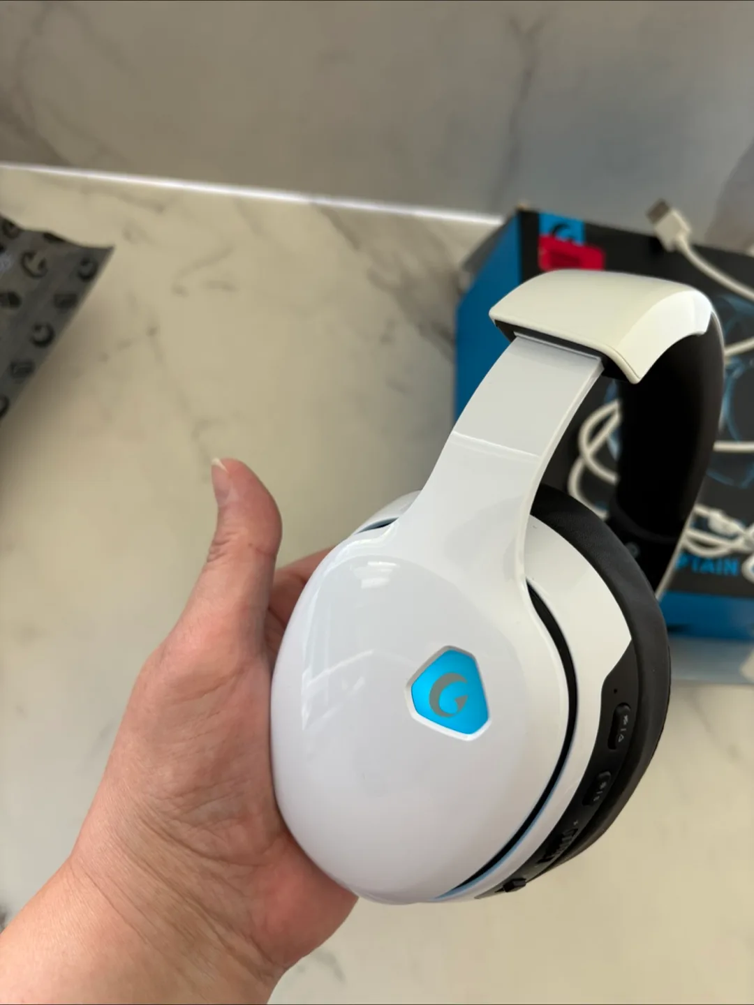 Captain 300 Wireless Headset – Music Only image indicator(3)