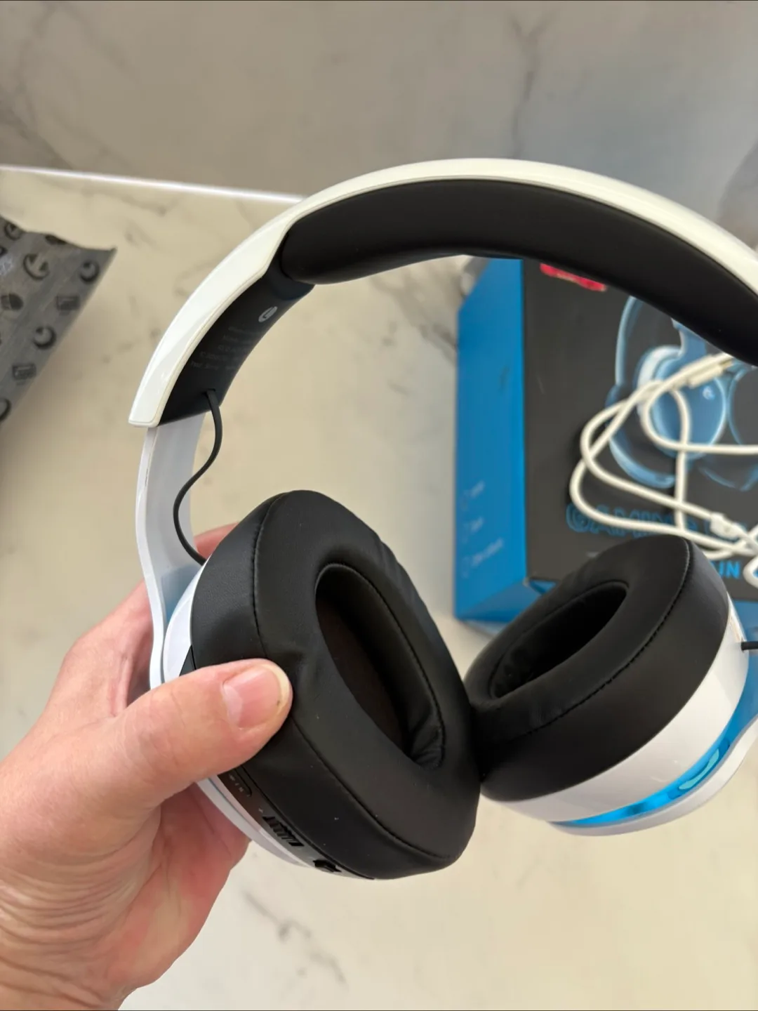 Captain 300 Wireless Headset – Music Only image indicator(4)