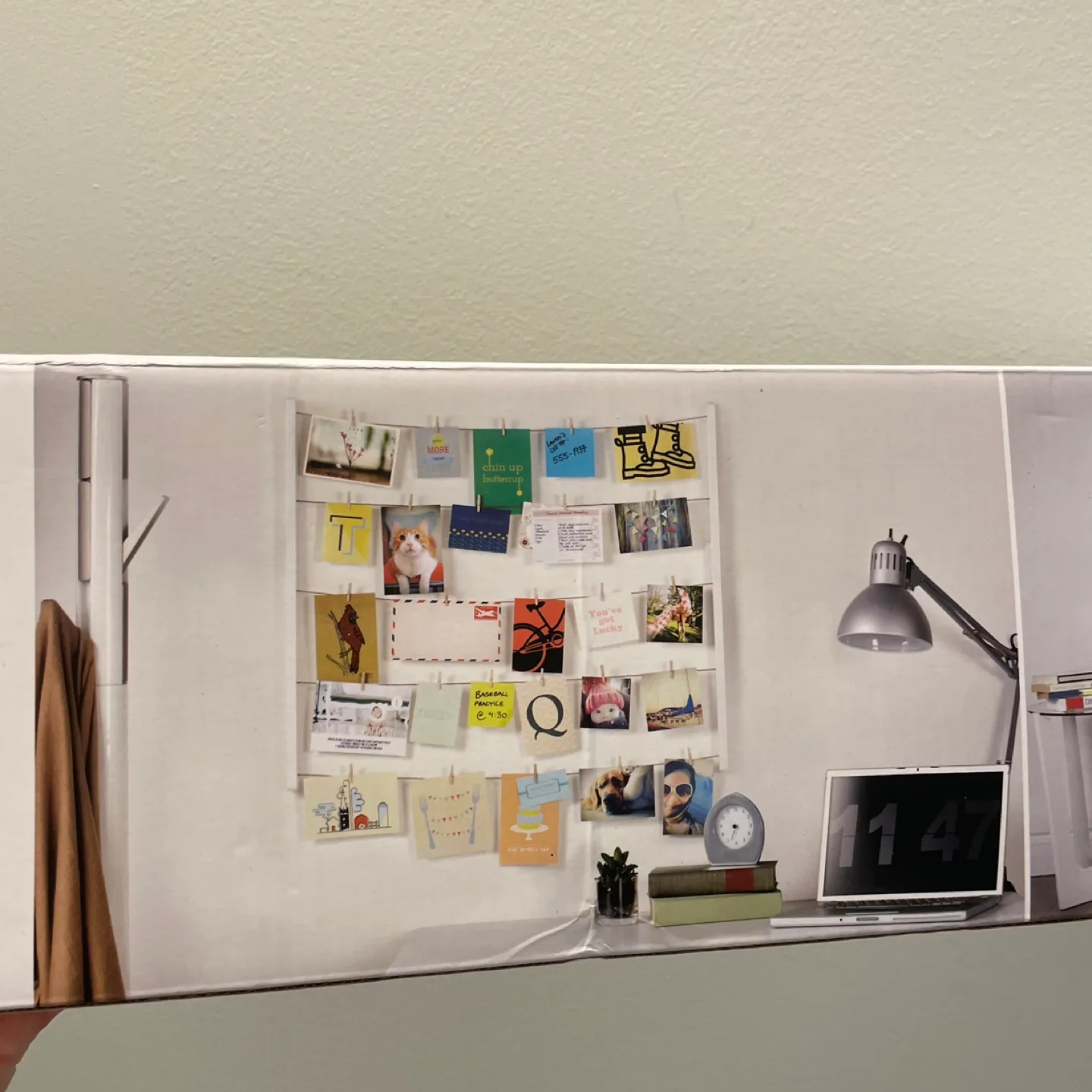 New Umbra Hangit Photo Display with 40 Clips - NEW image indicator(5)