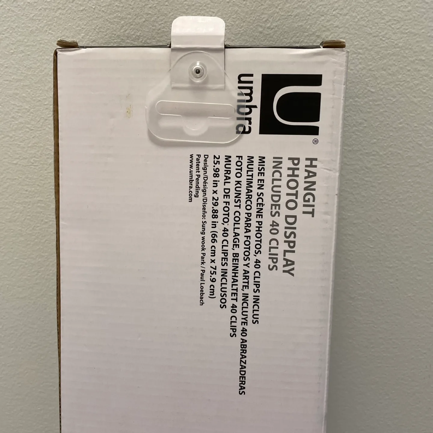 New Umbra Hangit Photo Display with 40 Clips - NEW image indicator(4)