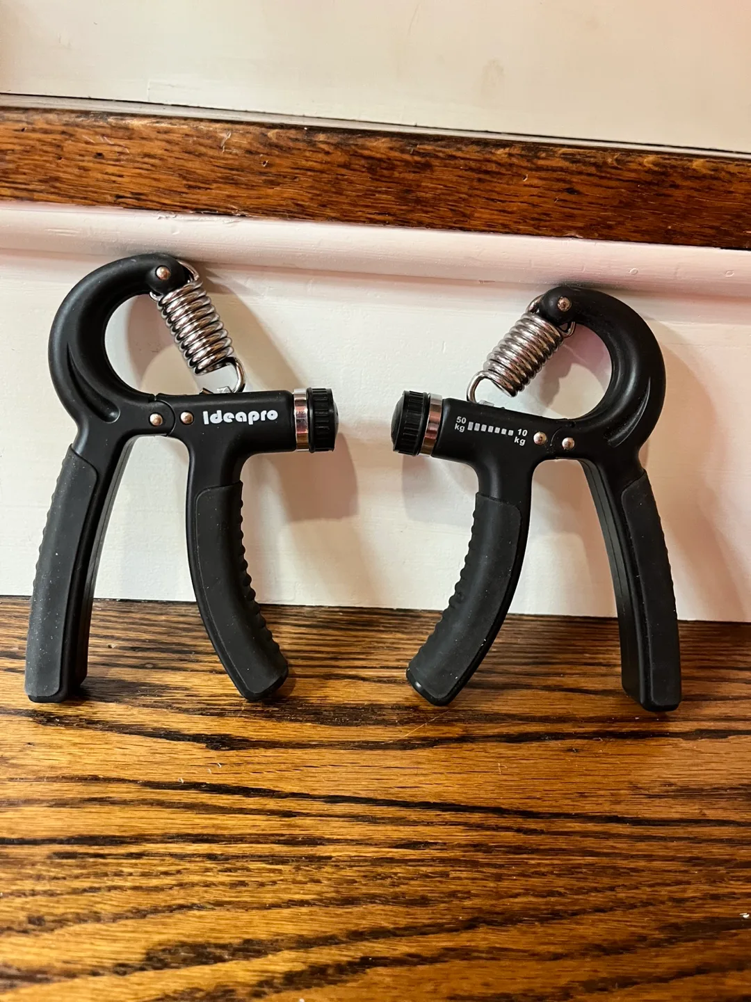 Ideapro Adjustable Hand Gripper - Black thumbnail