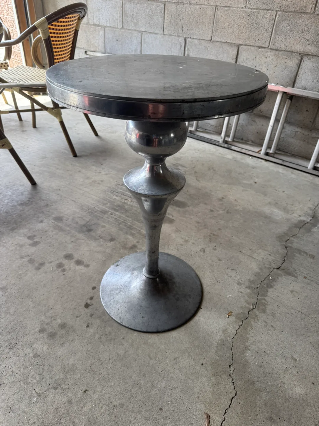 Round Metal Accent Table thumbnail