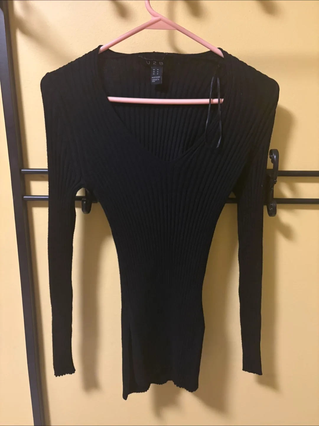 U2B top (Never worn)(Medium) thumbnail
