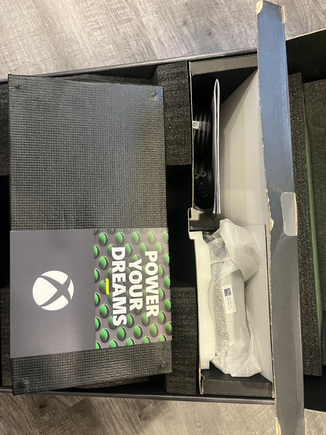Xbox Series X - 1TB SSD - Like New! - photo 3