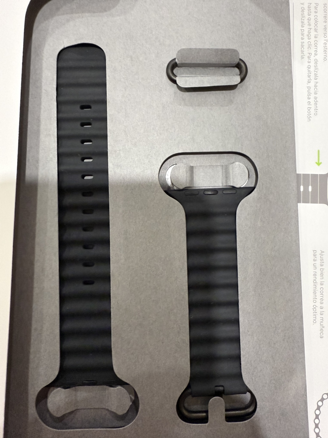 Apple Watch Ultra 2 black titanium - Like New! - photo 2