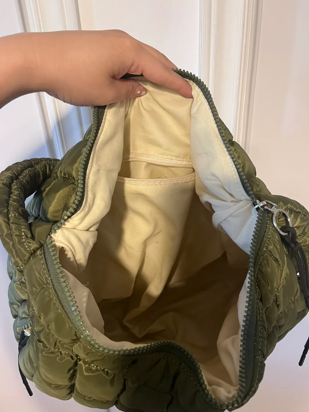 Quilted Puffer Olive Green Shoulder/crossbody/hand bag image indicator(5)