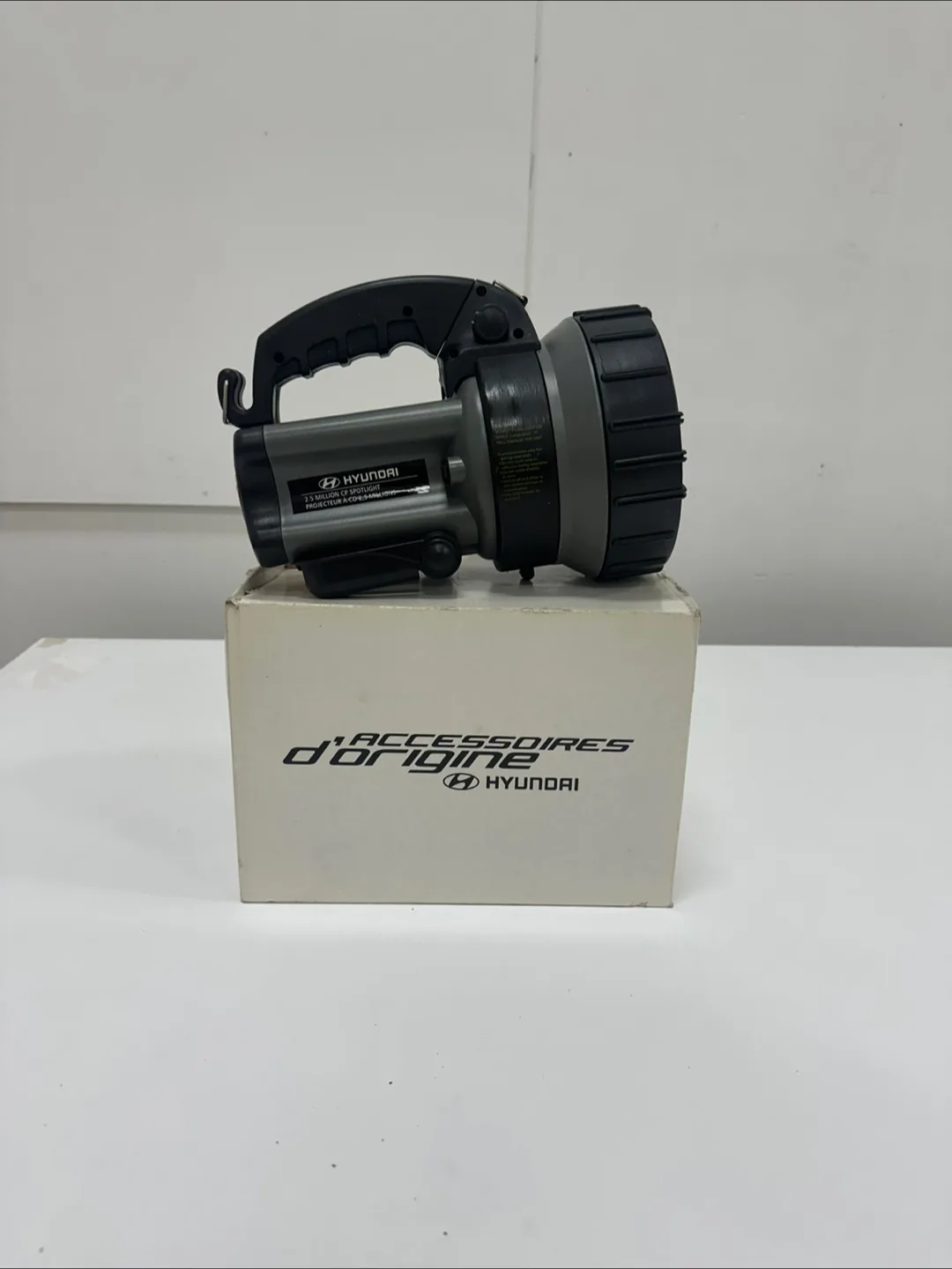 Hyundai Projector Lamp Flashlight with Box thumbnail