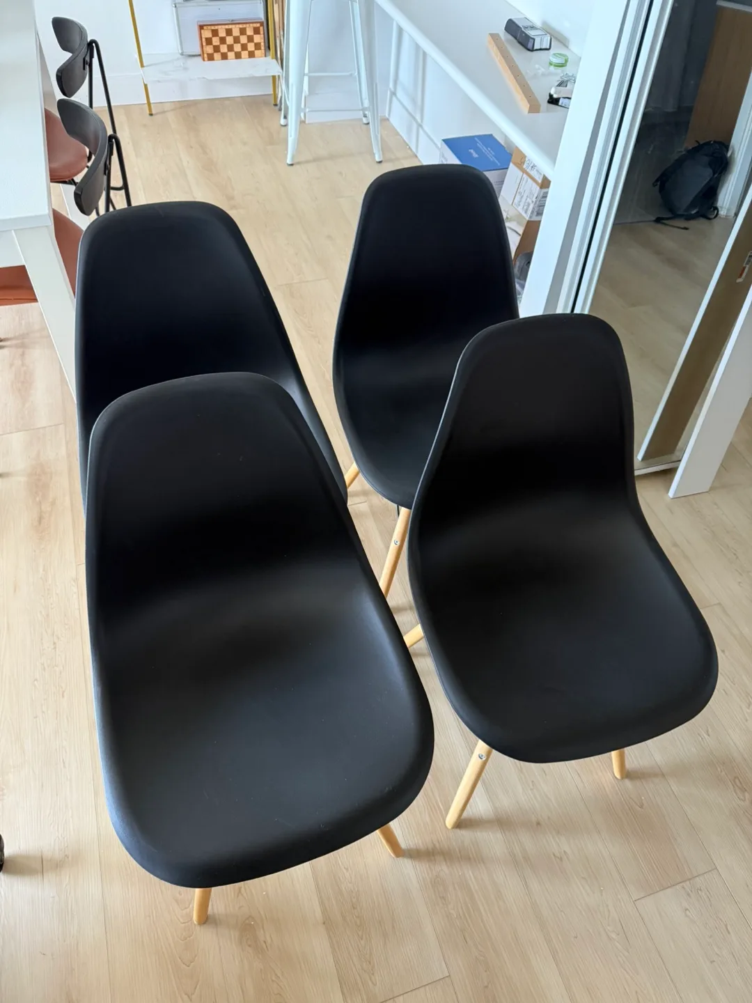 Set of 4 Black Dining Chairs thumbnail