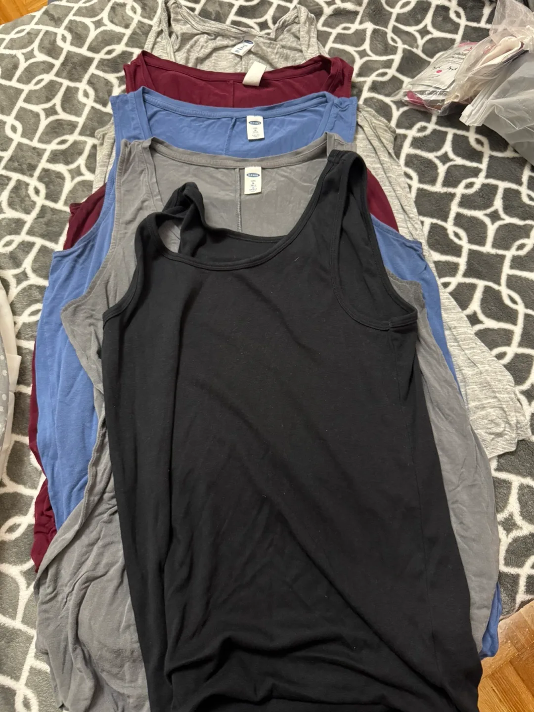 ST5. Old Navy Luxe Tank Tops Bundles - Size M thumbnail