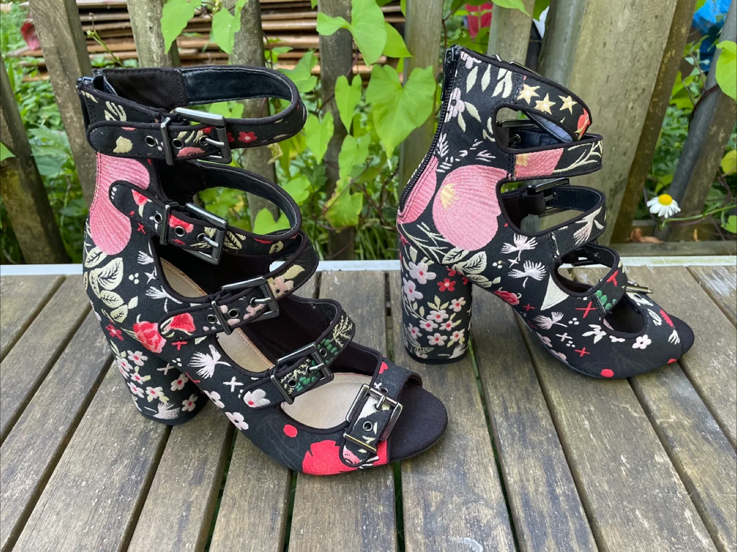 Topshop robin Floral Heels embroidered 7.5 image indicator(3)