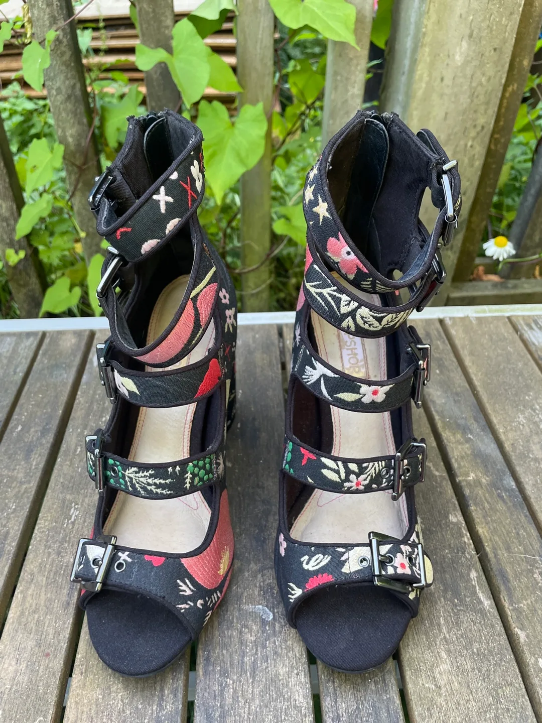 Topshop robin Floral Heels embroidered 7.5 image indicator(6)