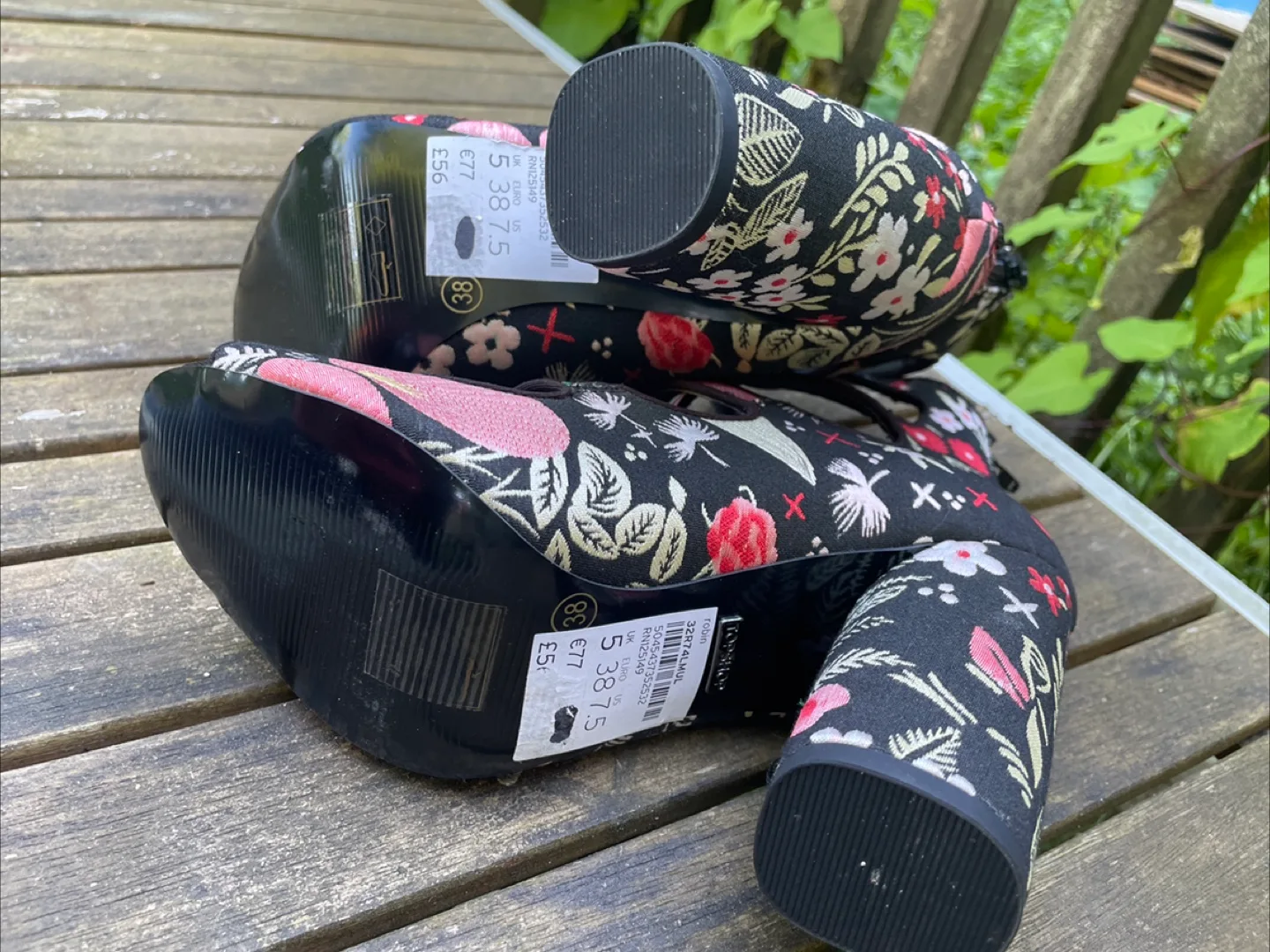 Topshop robin Floral Heels embroidered 7.5 image indicator(4)