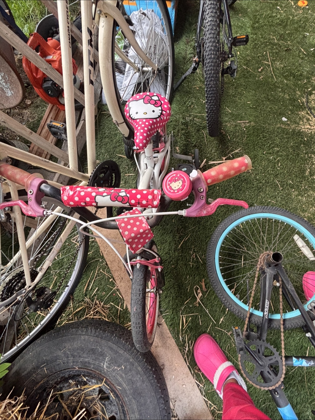 Hello kitty bike
